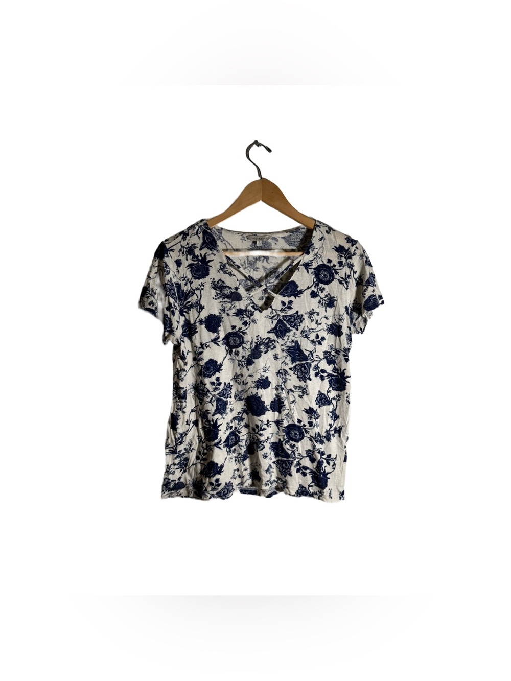 Lucky Brand Floral T-Shirt Women's Small Blue White Print Short Sleeve V-Neck